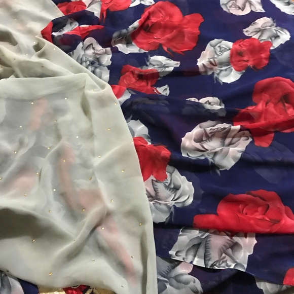 Navy floral print Saree sari - Picture 4 of 8